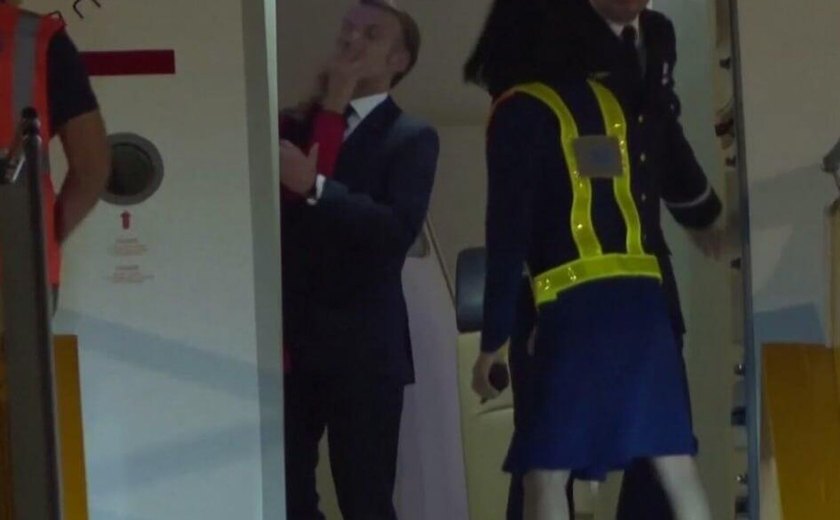 ‍ Palácio do Eliseu admite veracidade do tapa no rosto de Macron após dizer que foi gerada por IA pelos pró-russos