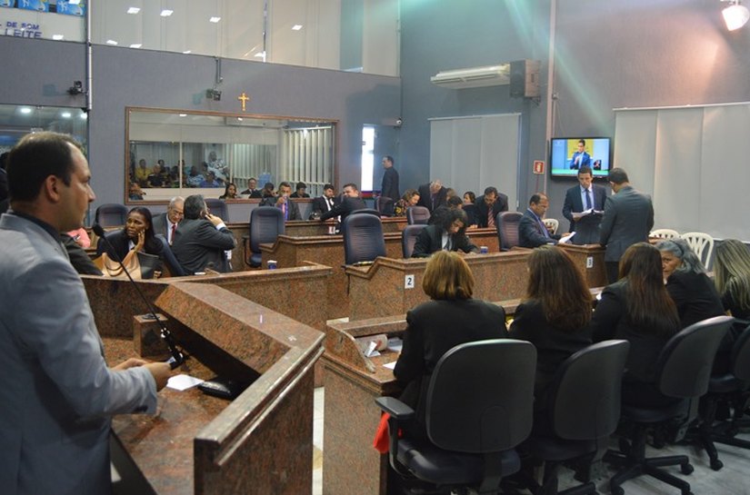 Vereadores aprovam projetos de lei, requerimentos e indicações