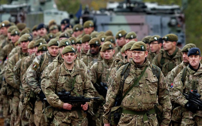 Especialista indica em quando tempo o Exército britânico ficaria inoperante lutando contra Rússia