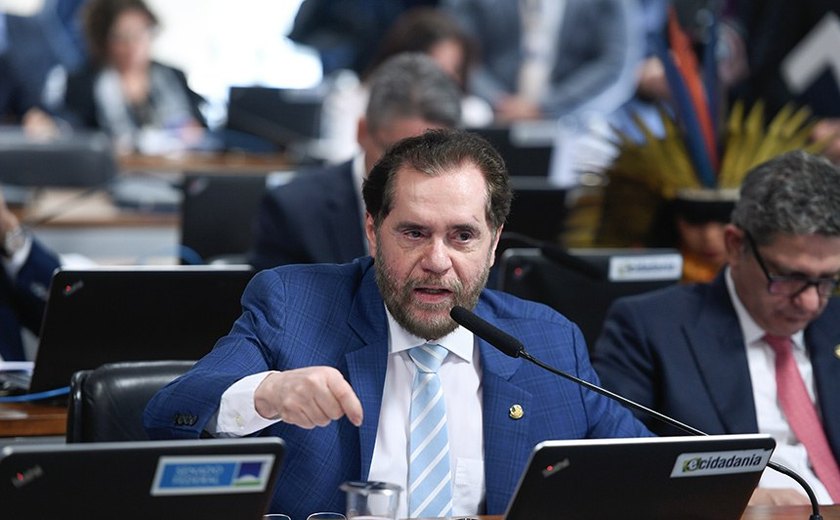 CCJ adia votação de PEC que dá autonomia ao Banco Central