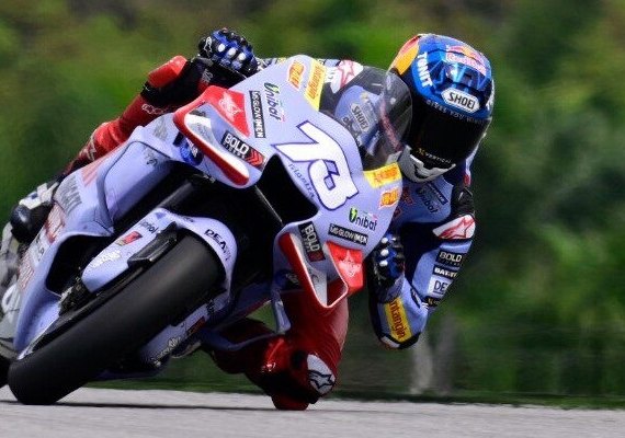 Álex Márquez surpreende e vence corrida sprint da MotoGP na Malásia; Bagnaia é 3º