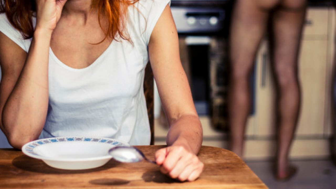 Cinco coisas estranhas que os casais começam a fazer depois de um tempo