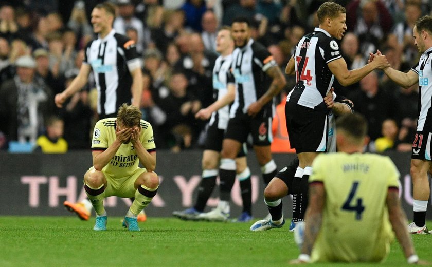 Arsenal perde do Newcastle e vê Tottenham perto de vaga na Liga dos Campeões
