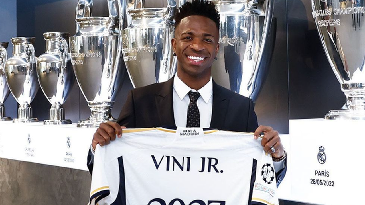 Real Madrid anuncia renovação de contrato com Vinícius Júnior até 2027