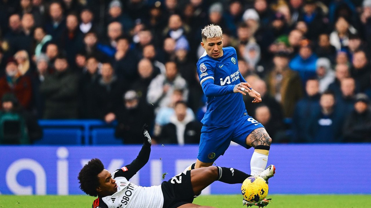 Palmer marca de pênalti, Chelsea derrota Fulham e vence a 3ª consecutiva no Inglês