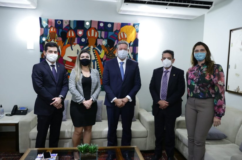 INSS: deputada articula retorno de perícia médica em Arapiraca e de agência no Centro de Maceió