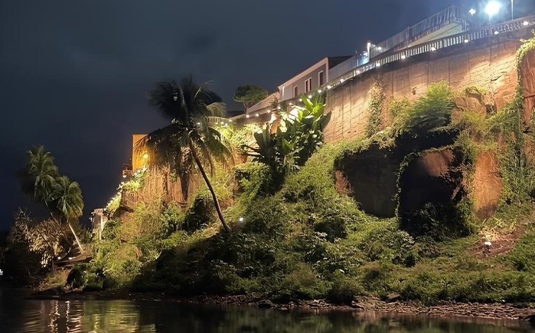 Equipamentos do novo projeto de iluminação da Rocheira de Penedo são furtados