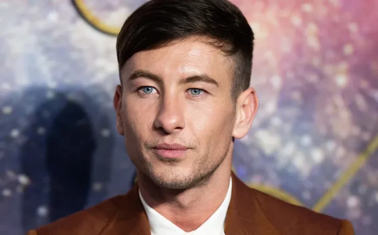 'Não quero sair de casa': Barry Keoghan desabafa sobre ataques à sua aparência