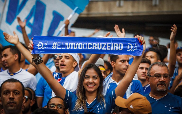 Invicto, Cruzeiro busca 1 a 1 com o Atlético e é bicampeão mineiro após 10 anos