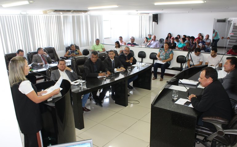 Abertura de trabalho na Casa Legislativa é marcada por colocações sobre a administração municipal