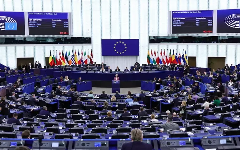 Parlamento Europeu dá 1º aval a acordo tarifário com EUA