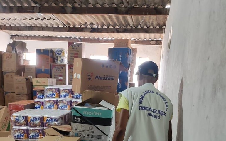 Vigilância Sanitária de Maceió apreende 100 kg de alimentos estragados em laticínio