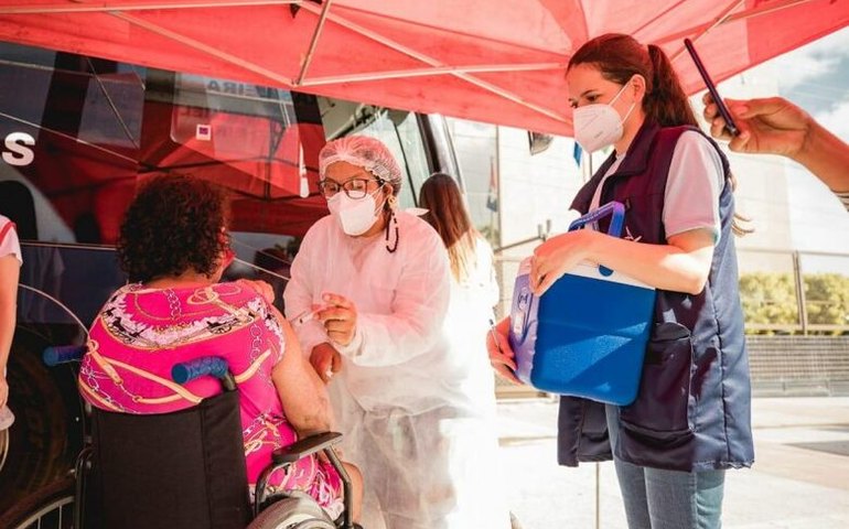 Ônibus da Vacina volta a Maceió para reforçar imunização das crianças