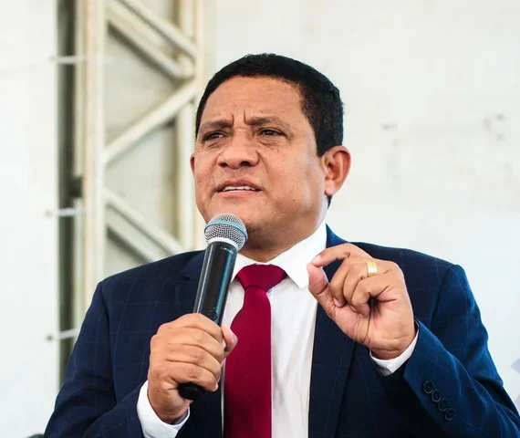 Ex-prefeito Júlio Cezar é condenado por injúria qualificada a 1 ano e 3 meses de prisão e recolhimento em casa nos finais de semana