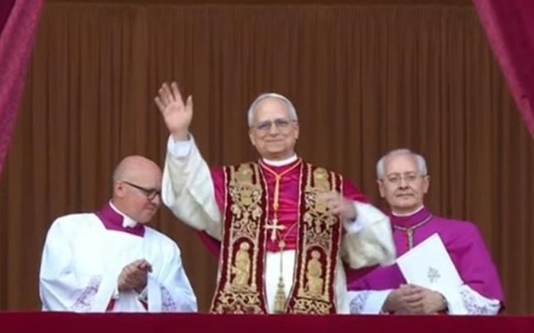 Jubileu da Igreja reúne 500 mil jovens católicos em Roma à espera de encontro com papa Leão XIV