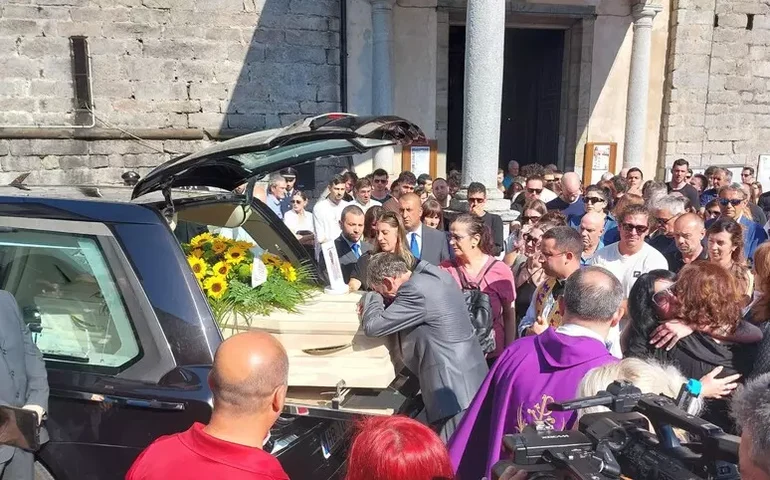 Itália se despede de mergulhadores mortos nas Maldivas