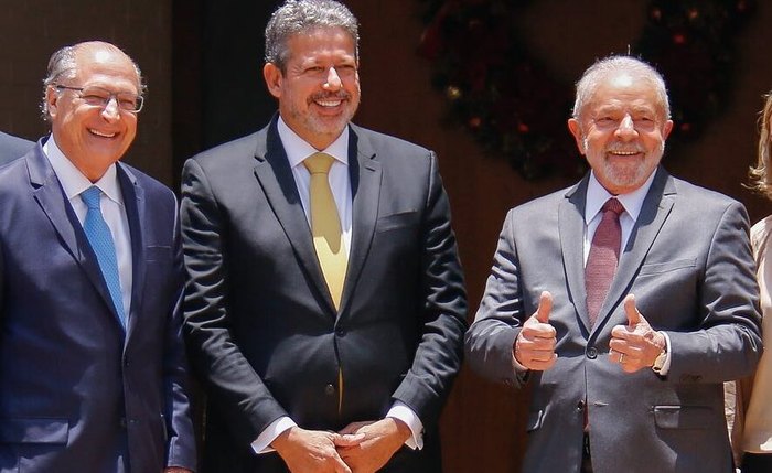 Lula deve manter apadrinhado do presidente da Câmara na Codevasf, mas só atrairá base de Lira se ceder indicação para ministério Lula deve manter apadrinhado do presidente da Câmara na Codevasf, mas só atrairá base de Lira se ceder indicação para ministério