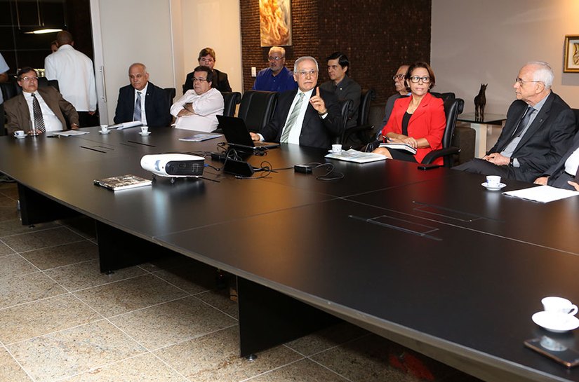 Desembargadores e Almagis discutem questões administrativas