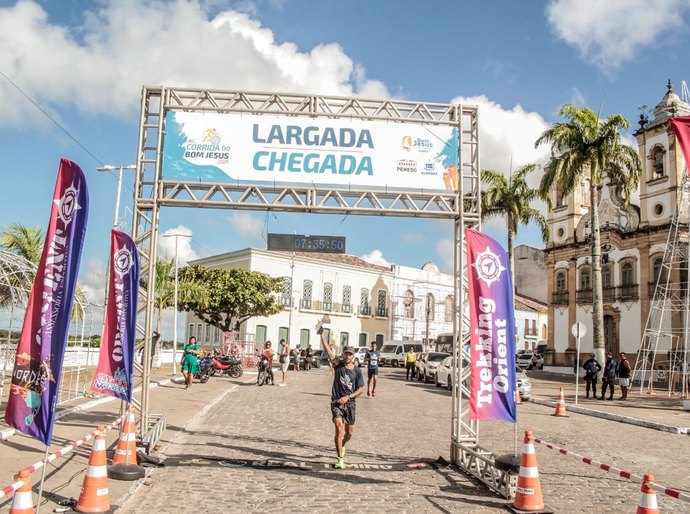 Ex-gari Zé Carlos vence Corrida do Bom Jesus 2024 em Penedo