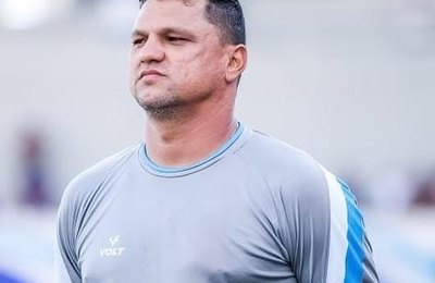 Presidente do Coruripe apresenta o técnico Bebeto Moraes para a temporada 2026