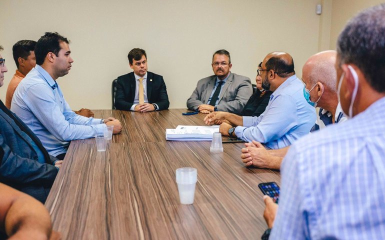Moradores dos Flexais pedem apoio da OAB Alagoas para realocação de imóveis