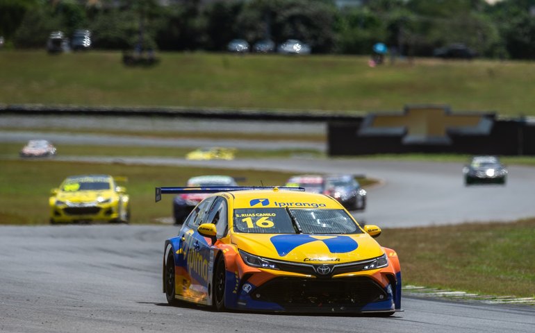 Stock Car 'resgata' troféu de 2004 e faz surpresa para Ricardo Maurício em Interlagos