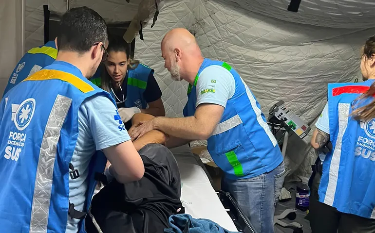 Hospital de campanha em Porto Alegre vai atender 200 pacientes por dia