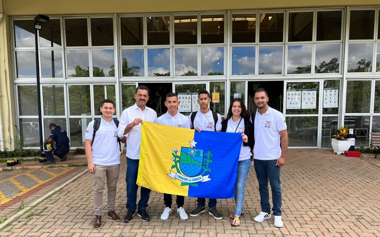 Marlan Ferreira acompanha estudantes limoeirenses durante competição nacional em Campinas/SP