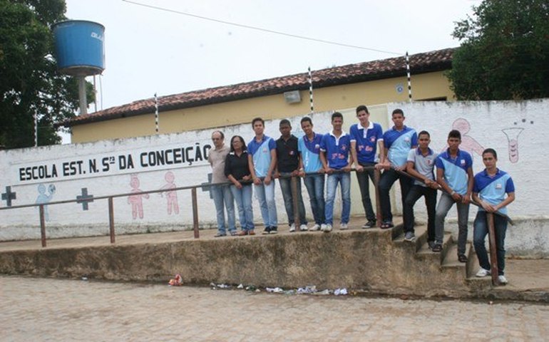 Estudantes dos 6º e 7º anos da Escola Sol e Lua visitam jardineto botânico do IMA