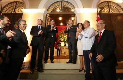Senador Renan prestigia reabertura do Theatro Sete de Setembro em Penedo