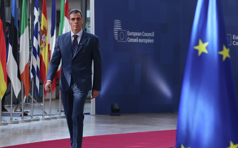 Espanha propõe suspensão de acordo da União Europeia com Israel; governo israelense reage e expulsa espanhóis de centro em Gaza