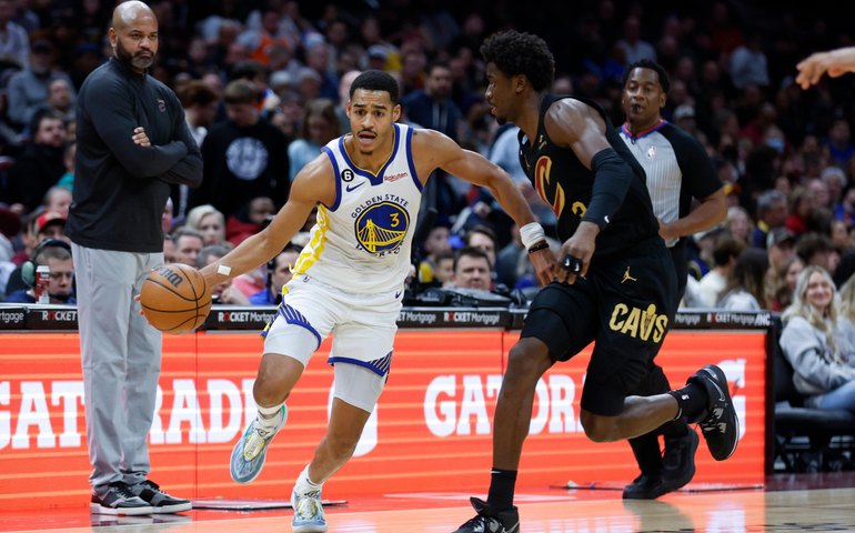 Warriors batem Cavaliers fora de casa; Lakers viram no fim contra Grizzlies