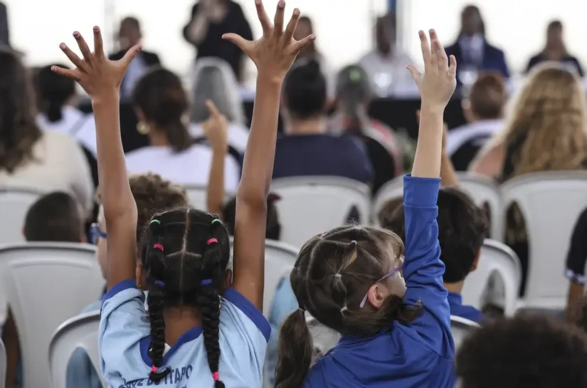 Mais brincadeira, menos tela: confira dicas para uma infância saudável