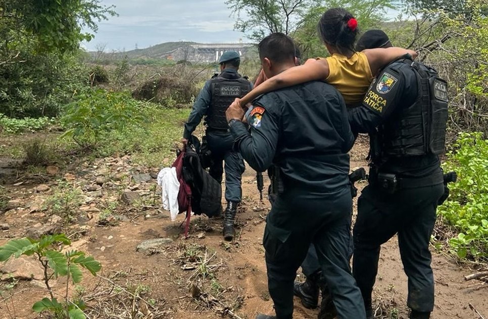 Após desaparecer por 15 dias, mulher vítima de suposto sequestro é encontrada insconciente em Canindé de São Francisco