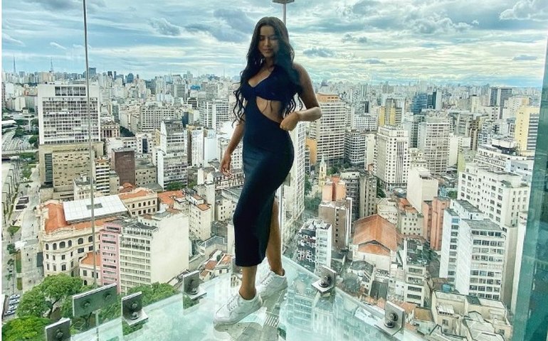 Paraibana, bióloga e ex-recepcionista: saiba quem é Távila Gomes, a mãe do primeiro filho do Luva de Pedreiro