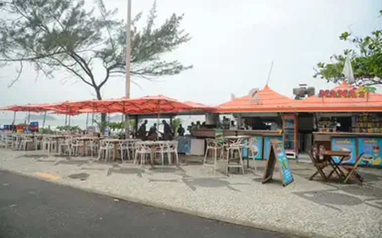 Avenida na Barra é parcialmente interditada após acidente; helicóptero resgata vítima