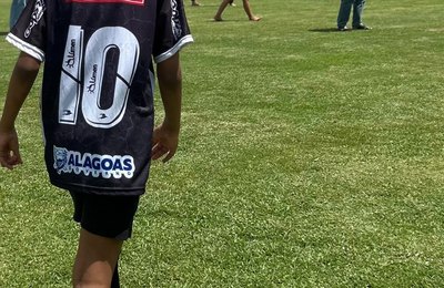 Crianças de Lagoa da Canoa participam de ação de inclusão, esporte e diversão no campo do ASA