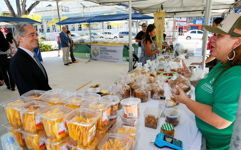 Feira Sustentável do TJAL promove empreendedorismo e alimentação orgânica