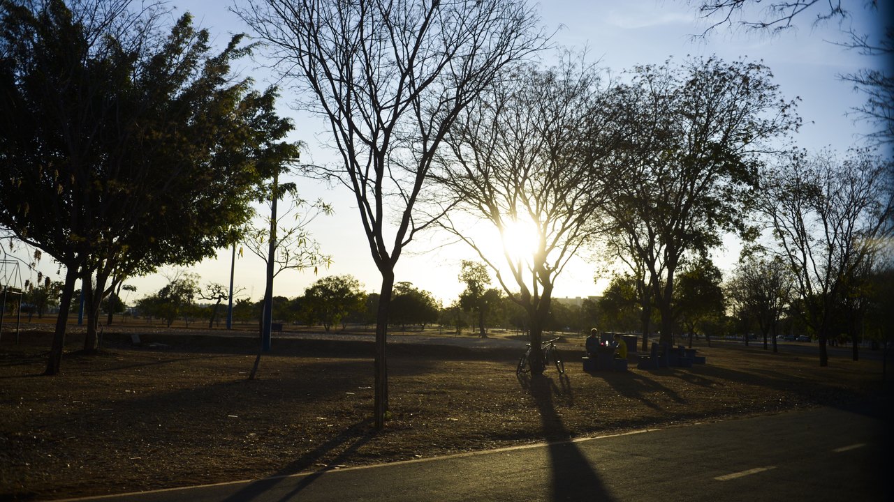 Calor e chuva persistem em grande parte do país