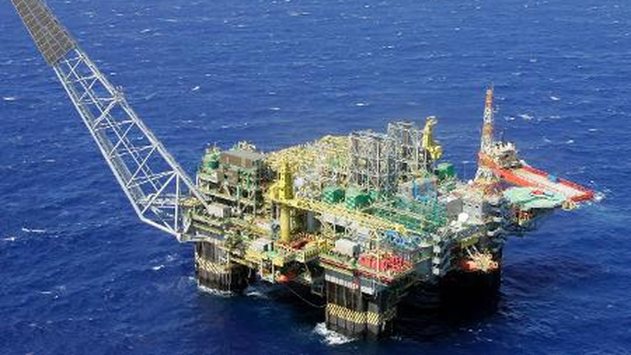 Sindicato alerta sobre contaminação de covid-19 em plataformas da Petrobras no CE