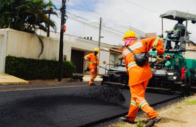 Prefeitura de Maceió inicia pavimentação asfáltica em rua do São Jorge