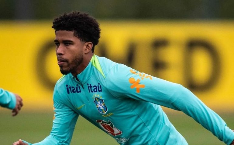 Descartado por Ancelotti, Andrey Santos marca para o Chelsea e mantém Tottenham próximo do rebaixamento