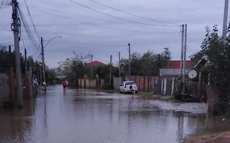Chuvas fortes provocam estragos e deixam milhares de afetados no noroeste do RS