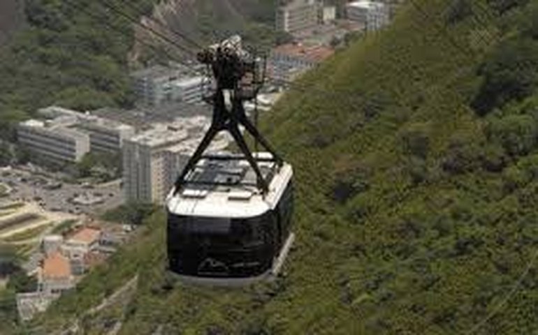 Buscas por professor aposentado desaparecido na trilha do Morro da Urca continuam e passam de 35 horas