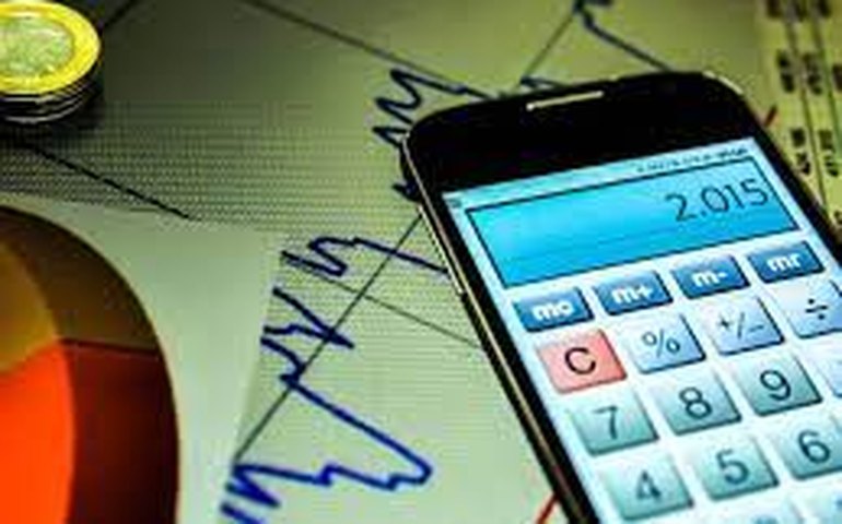 Mudar a meta fiscal pode piorar a perspectiva para a nota de crédito do Brasil, alerta agência de risco