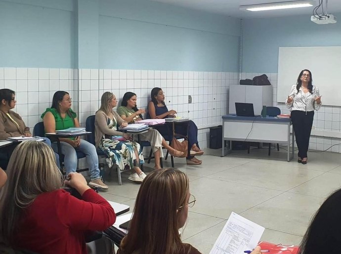 Enfermeiros das UBSs recebem capacitação sobre doenças prevalentes na infância