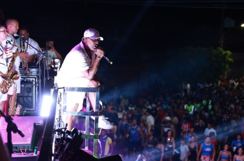 Banda SeeWay arrastou um mar de gente no encerramento do CarnaFolia 2026 em Campo Alegre