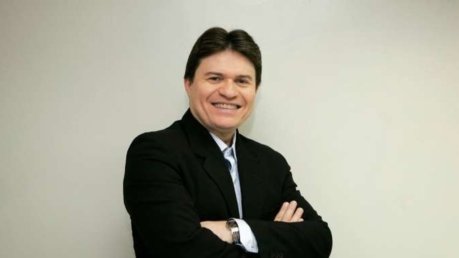 Aos 51 anos, morre apresentador Ênio Carlos