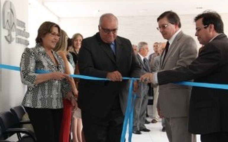 Arapiraca: Célia e Malta Marques inauguram Juizado da Mulher