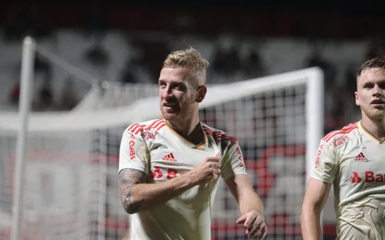 Pedro Henrique marca duas vezes, Inter bate Atlético-GO e segue caça ao Palmeiras